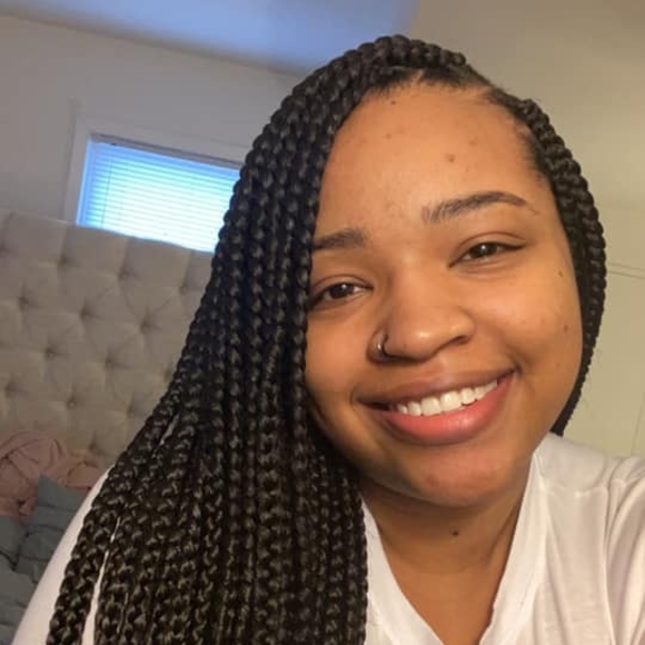 Meet your Posher, Kelli - Picture 1 of 1